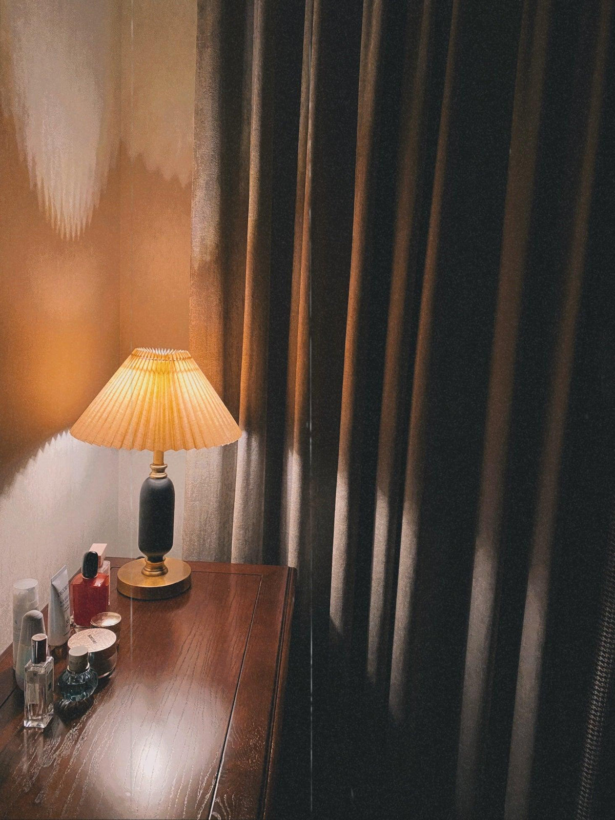 Aurmarila Lampe de Table en Tissu - image 2 | Maison Opale