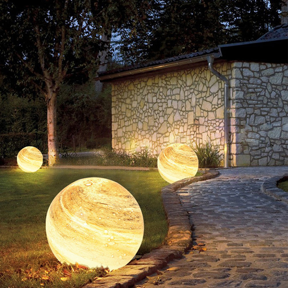 Myrah Lampadaire Boule Moderne Bleu/Curry de Lait Jardin - image 13 | Maison Opale