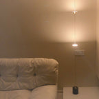 Ray Lampadaire Linéaire Minimaliste, 3 Ampoules, Chambre - image 6 | Maison Opale
